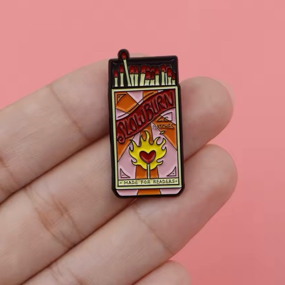 "Slow Burn" Enamel Pin - Matchbox Literary Book Lover Design - Picture 3 of 3